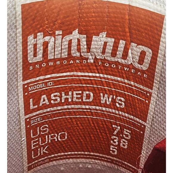 ThirtyTwo Lashed Women's Snowboard Boots Size 7.5 White with Red Gem Accents - Picture 9 of 10